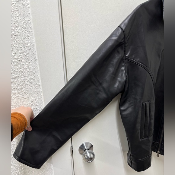 Authentic Versace Black Leather Jacket - Picture 2 of 7